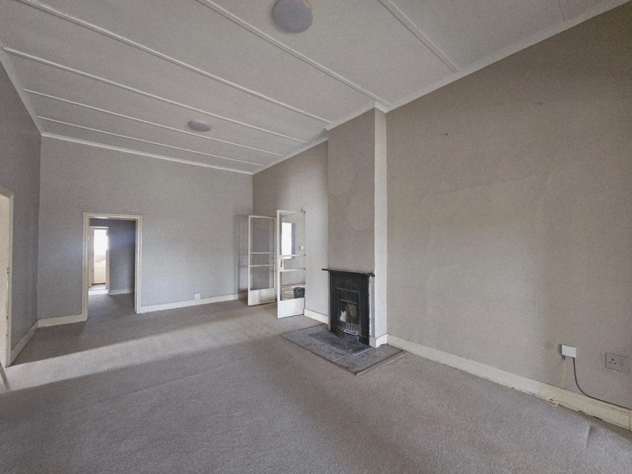 5 Bedroom Property for Sale in Ladybrand Free State